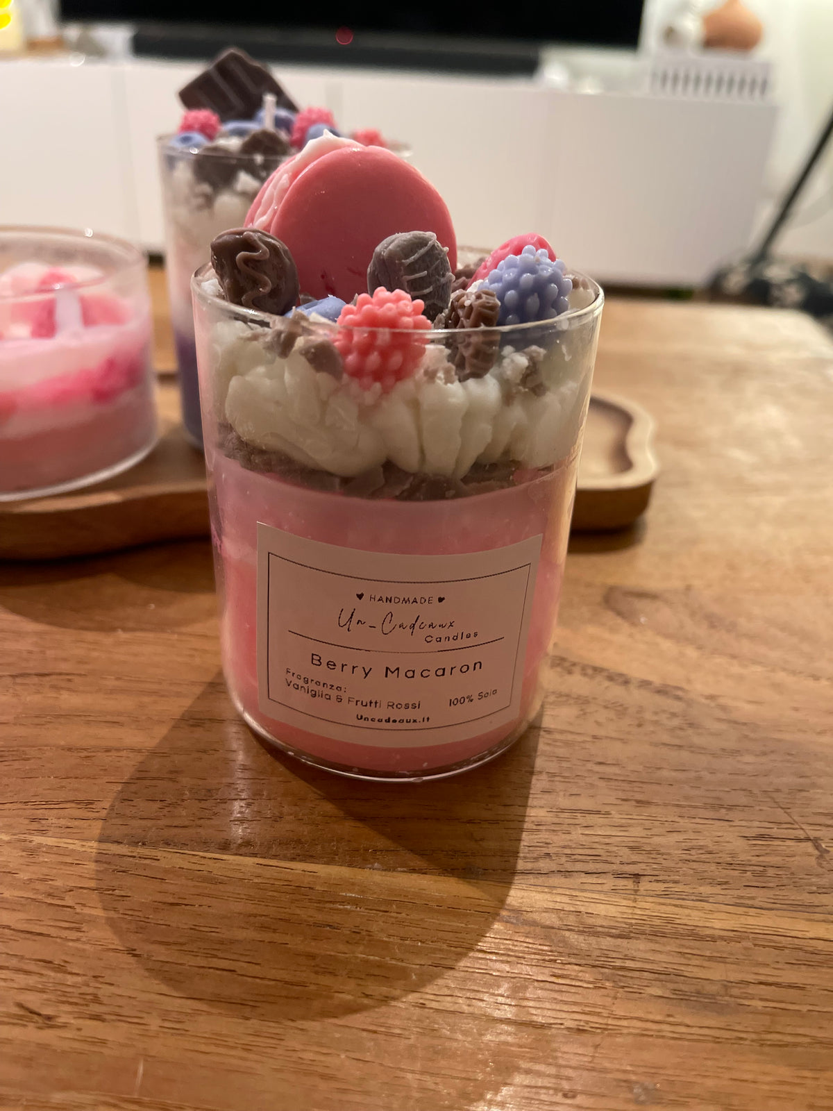 Candela Berry Macaron