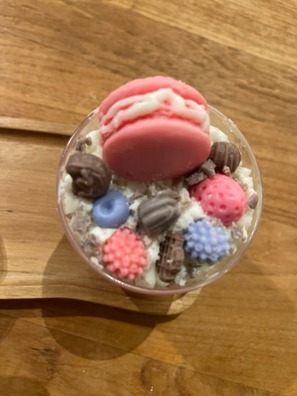 Candela Berry Macaron