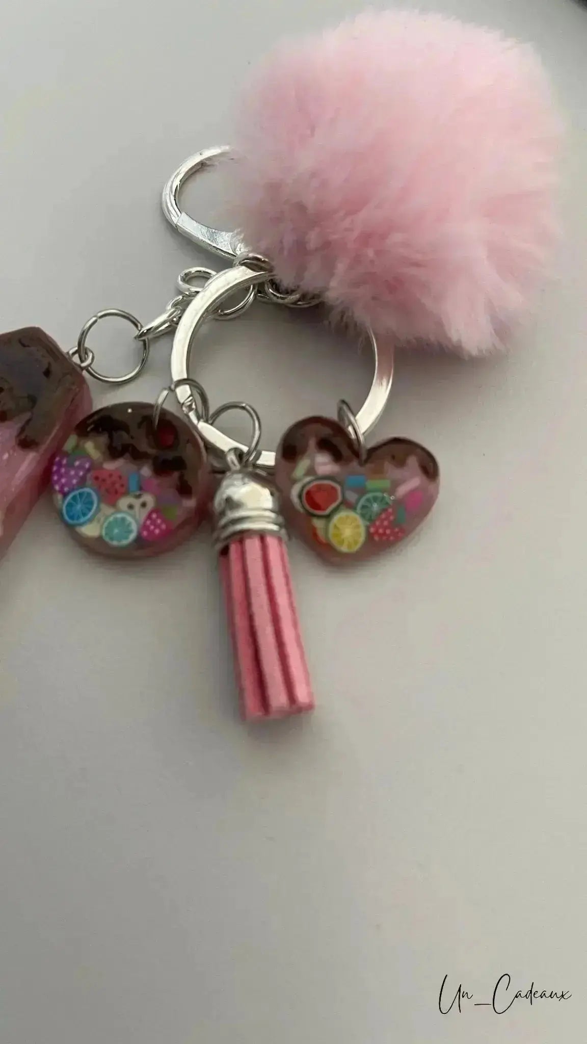 Portachiavi in Resina Frutta e Cioccolato. Accessorio Unico e Personalizzabile - Un_Cadeaux